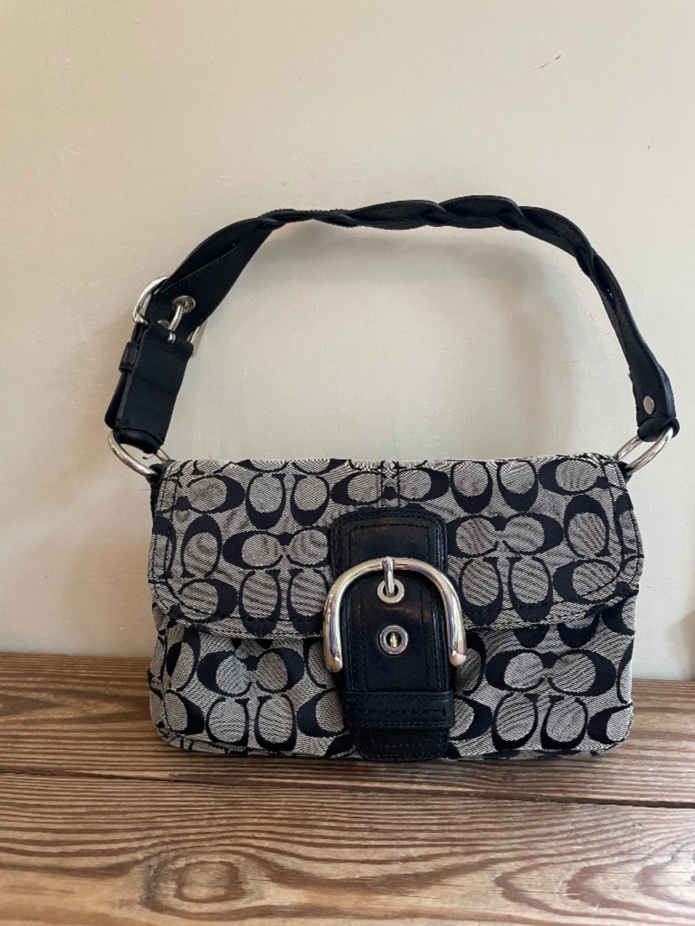 Vintage Y2K Coach SoHo Signature Flap Shoulder Bag 11862